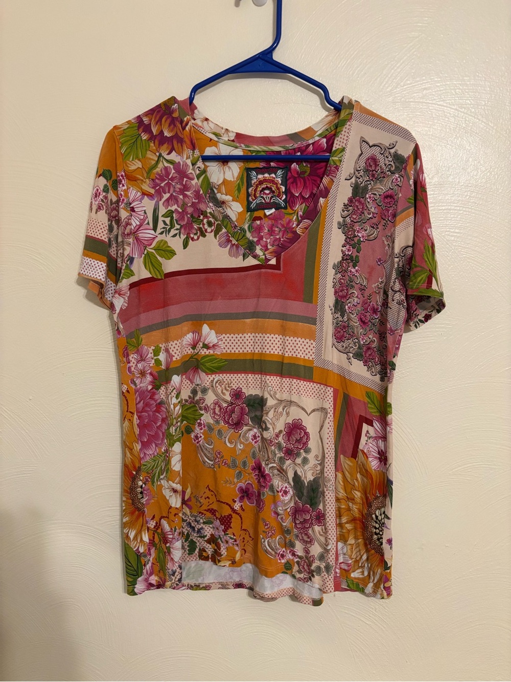 Johnny Was Los Angeles Floral Bamboo V-Neck Tee Top Short Sleeve Multicolor